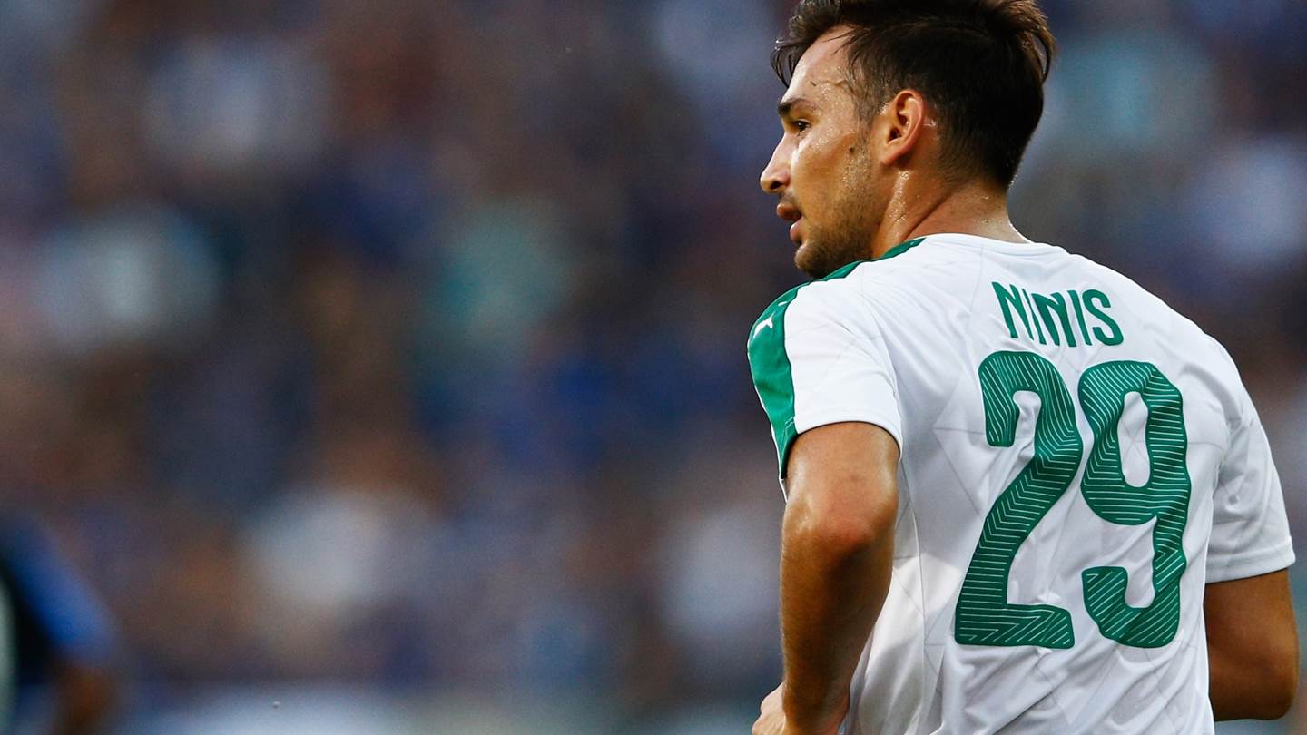 Ο Σωτήρης Νίνης κρέμασε τα ποδοσφαιρικά του παπούτσια