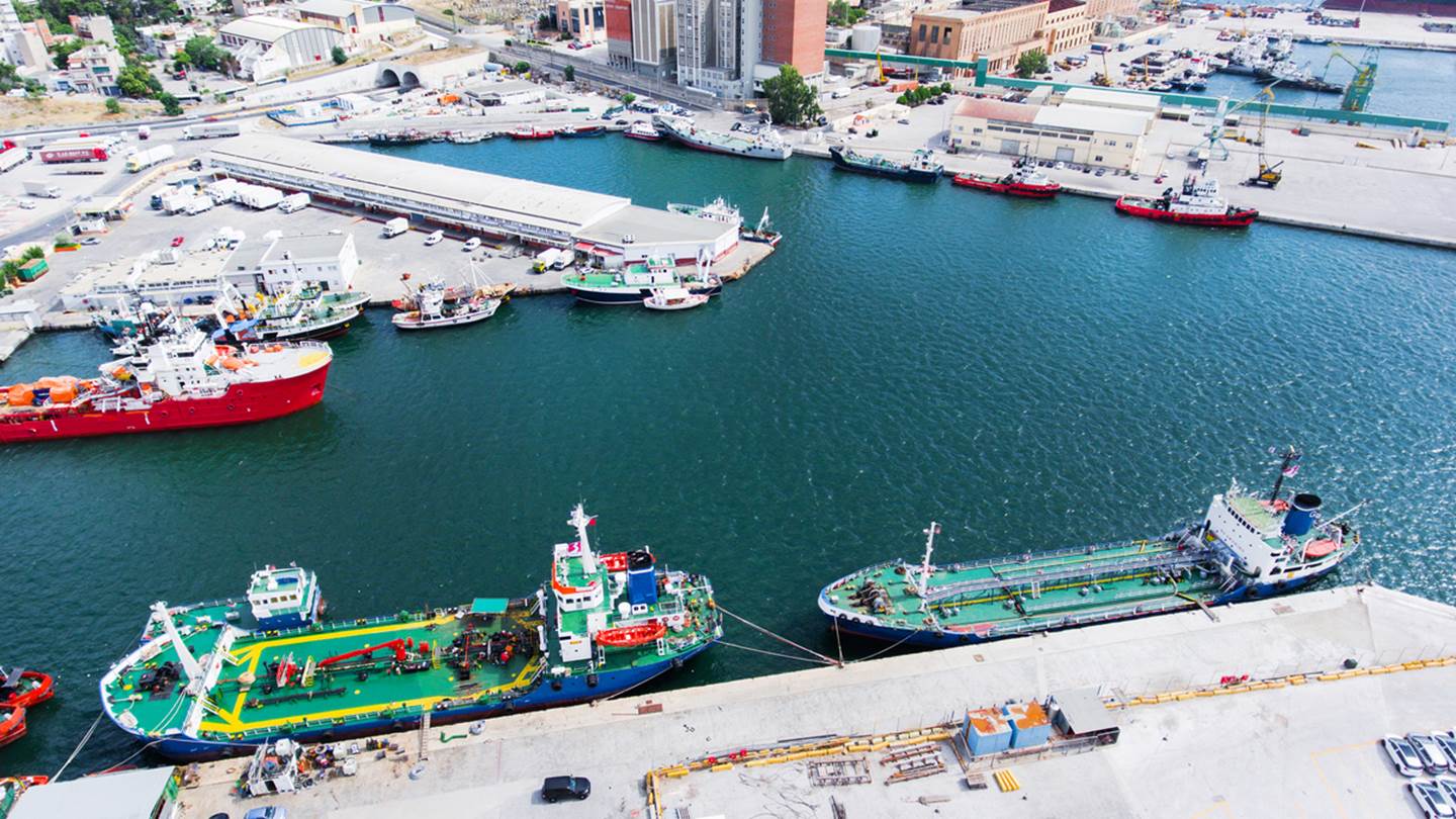 Το σχέδιο αναβάθμισης για τα λιμάνια Πειραιά και Θεσσαλονίκης