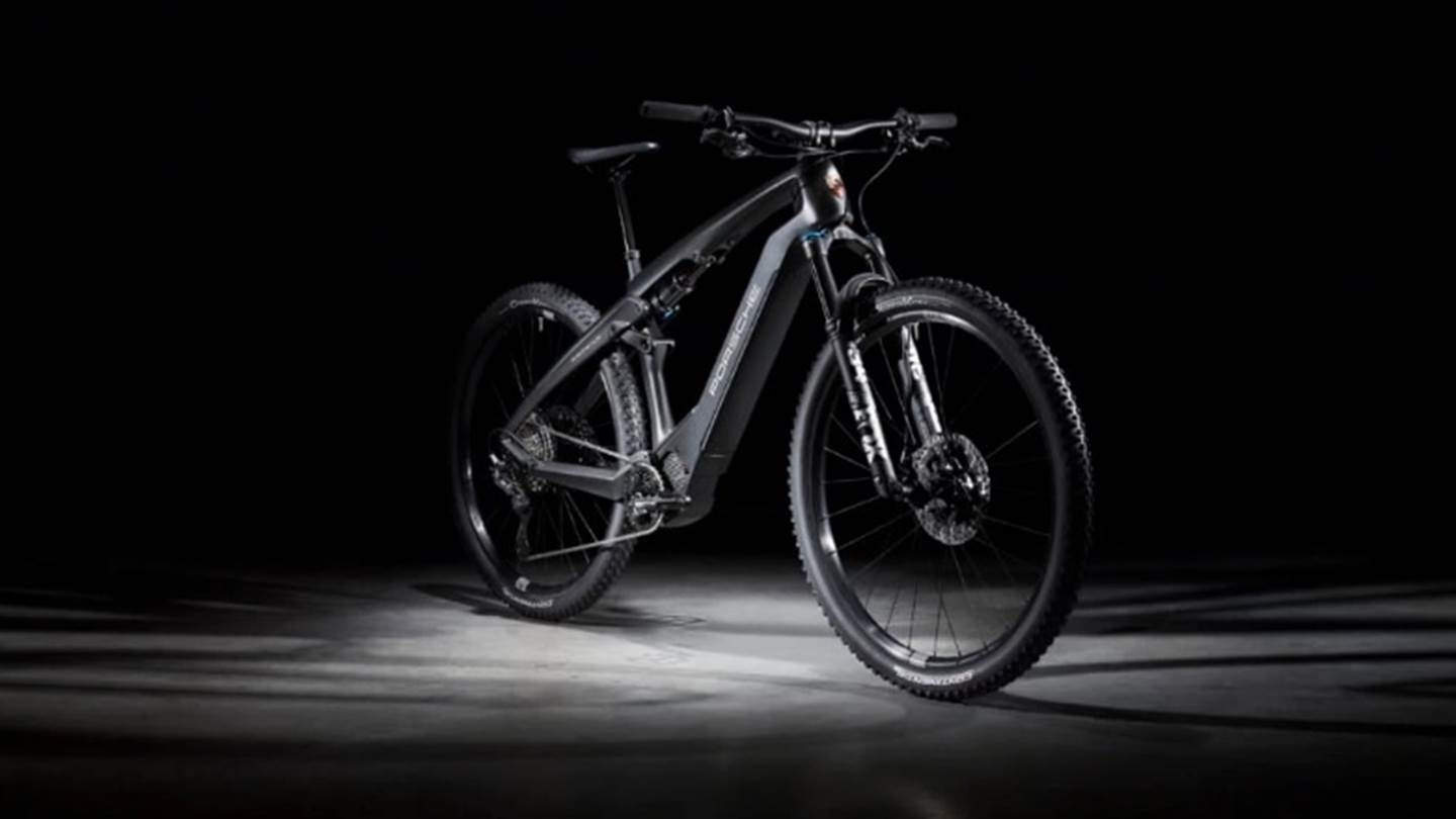 Κομψά ηλεκτρικά ποδήλατα με την υπογραφή της Porsche