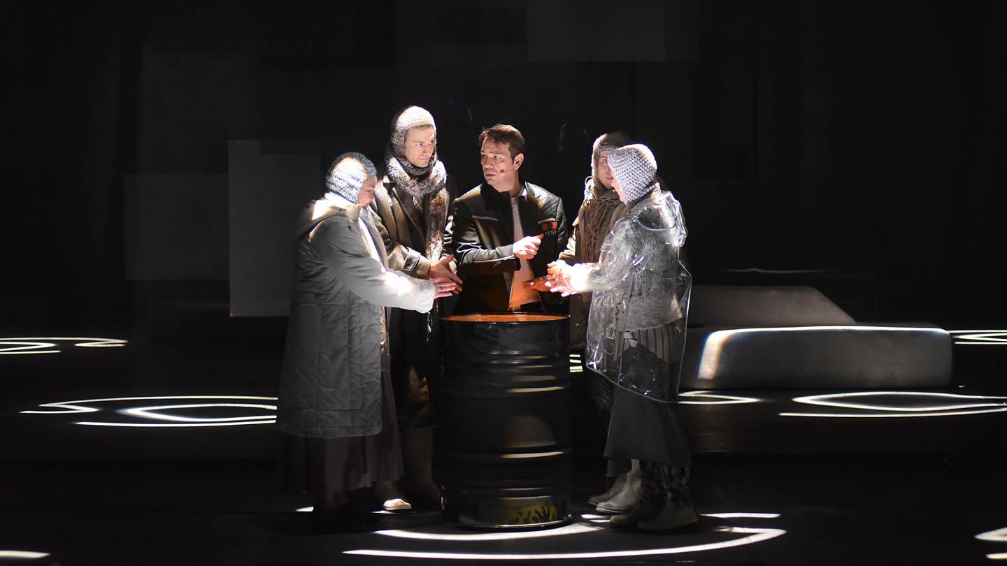 Αλέξανδρε Λογοθέτη στους πόσους βαθμούς Φαρενάιτ καίγεται η ελευθερία μας;