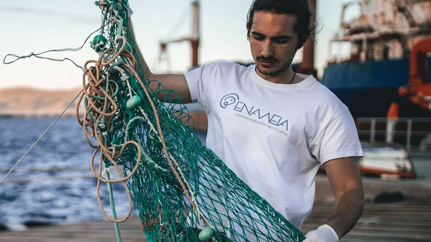 Η ελληνική startup που καθαρίζει τον βυθό από τα πλαστικά
