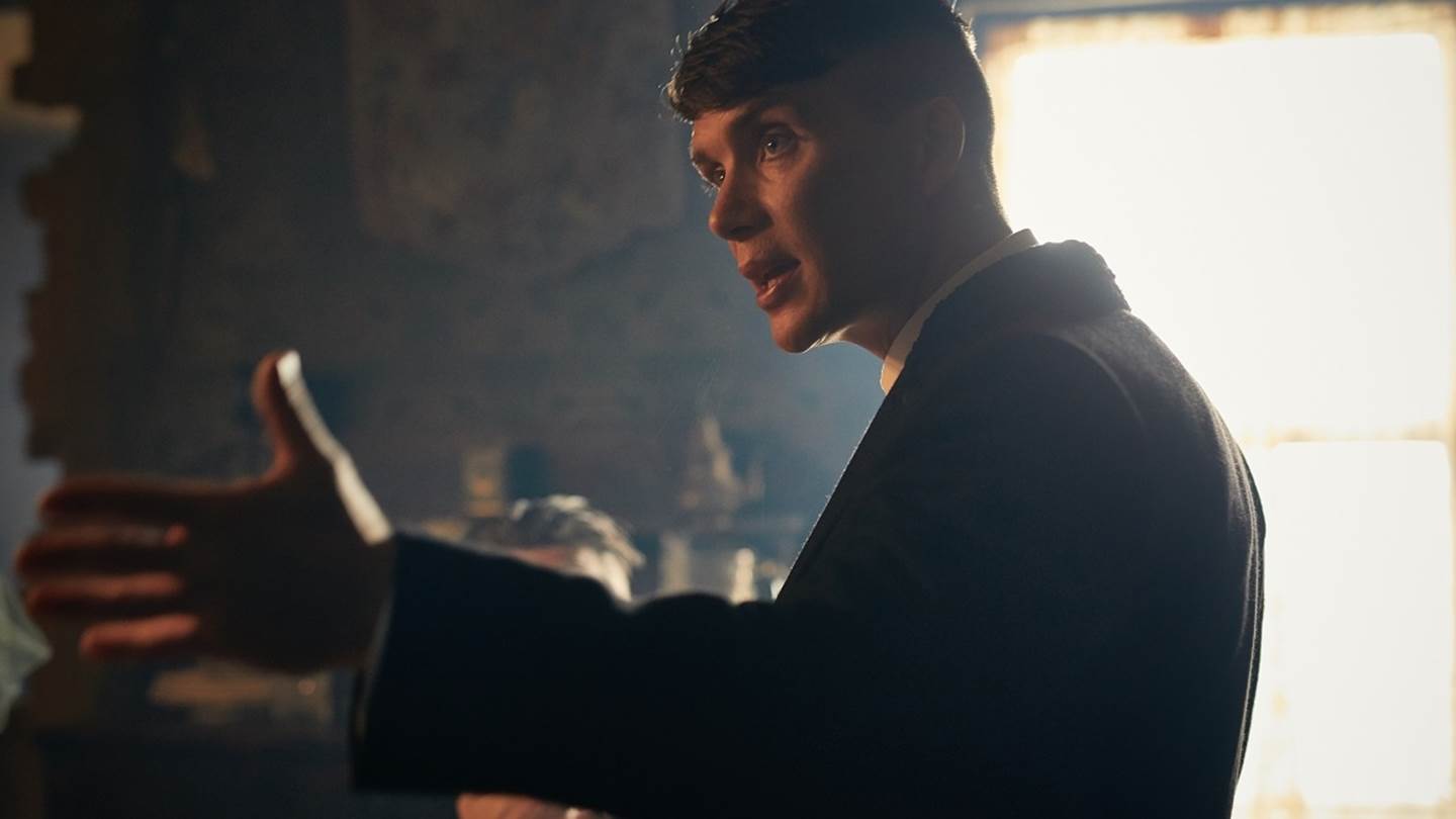 Ούτε που φαντάζεσαι πόσα τσιγάρα κάπνισε ο Cillian Murphy στο Peaky Blinders