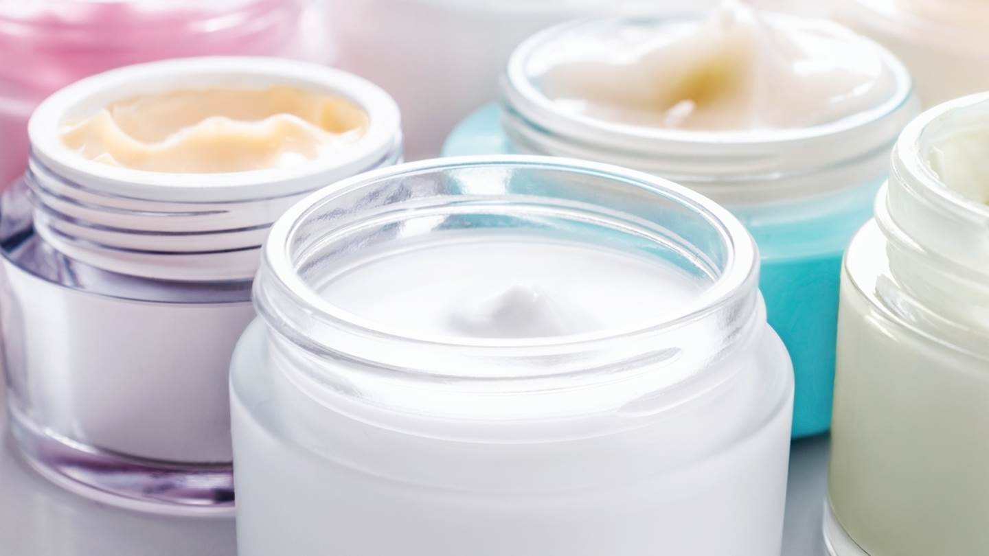 To success story του φαρμακοποιού που έγινε δισεκατομμυριούχος από μάσκες ομορφιάς των 3 ευρώ