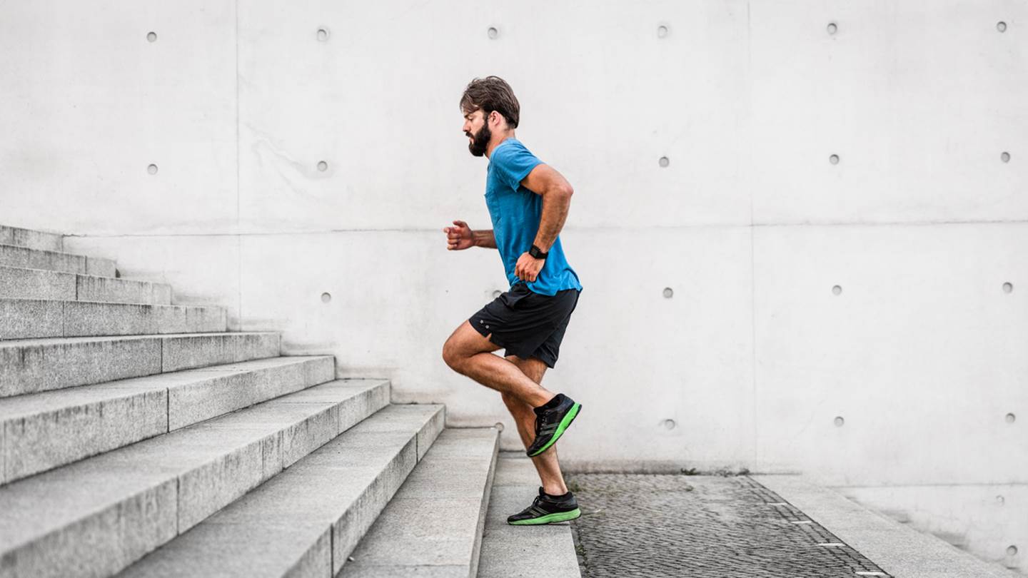 Η σωστή γυμναστική στην καραντίνα σύμφωνα με Έλληνα υπερμαραθωνοδρόμο
