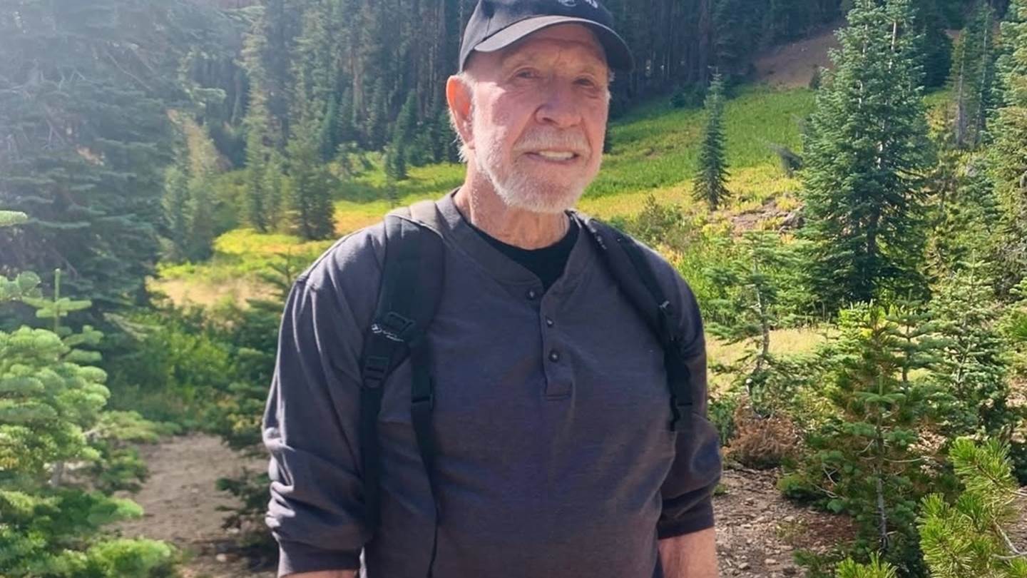 Πώς ο Chuck Norris παραμένει τόσο fit στα 85 του