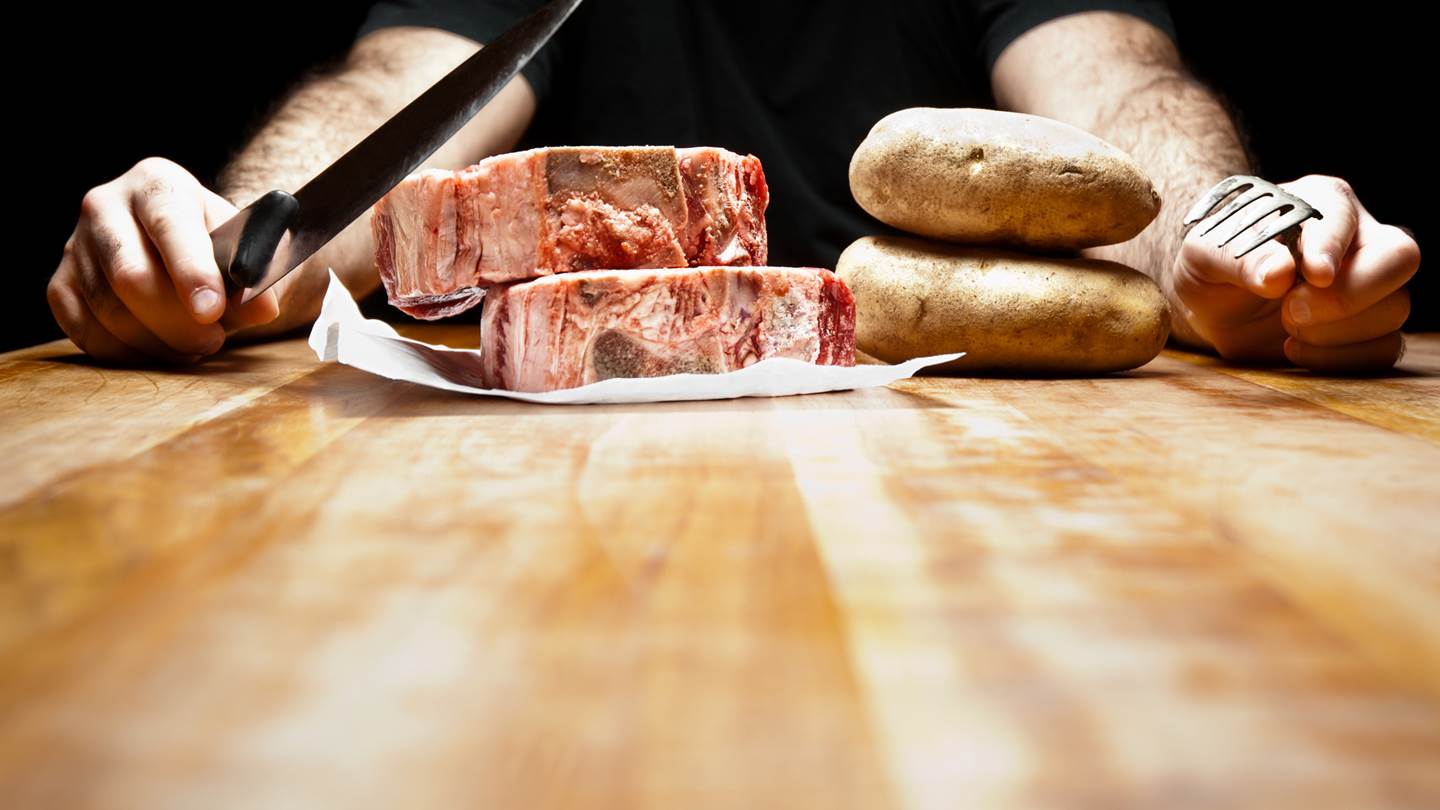 Το κόκκινο κρέας κάνει λιγότερο ελκυστικούς τους άντρες