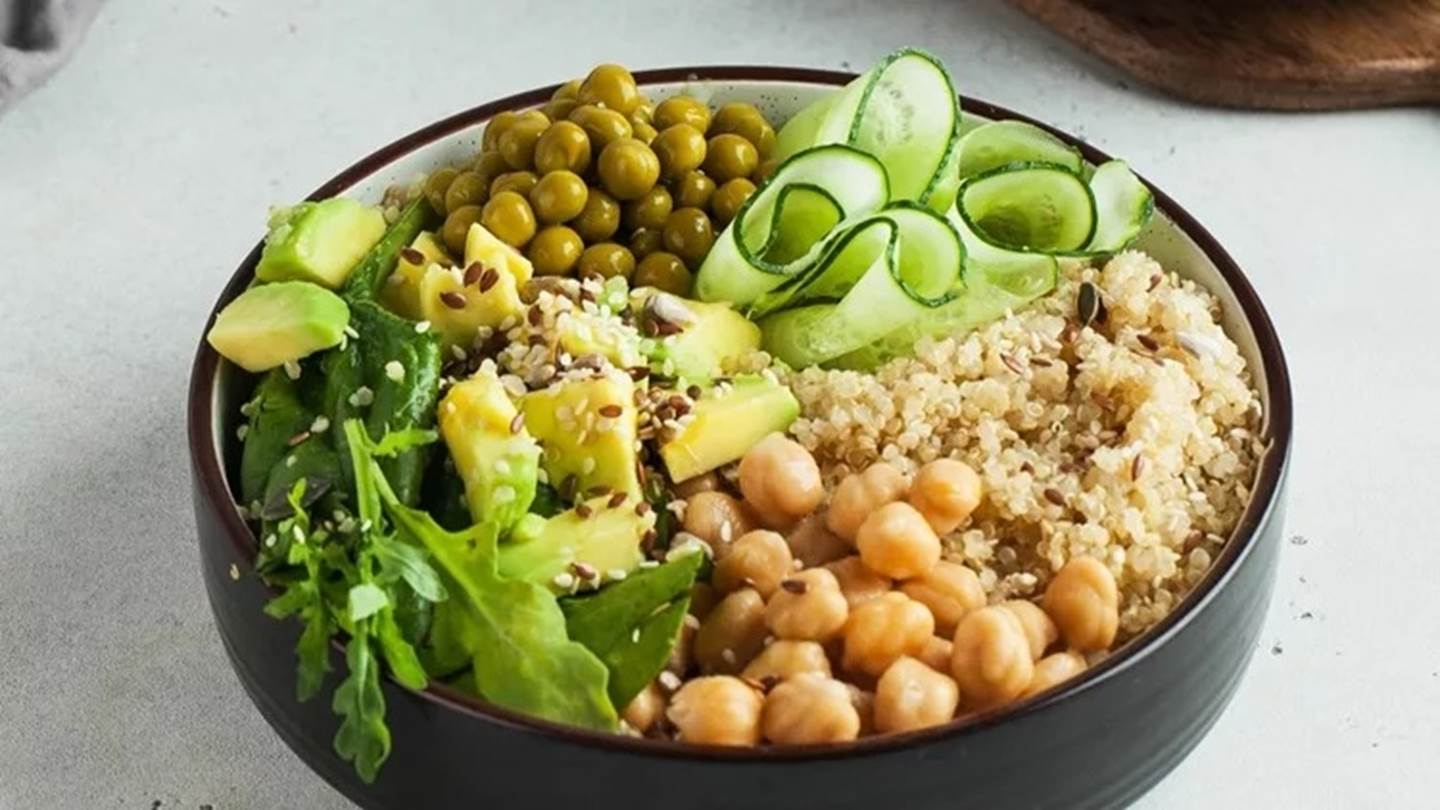 Καλοκαιρινή διατροφή με όσπρια: Γιατί δεν πρέπει να λείπουν από το καθημερινό μενού σου αυτή την εποχή;