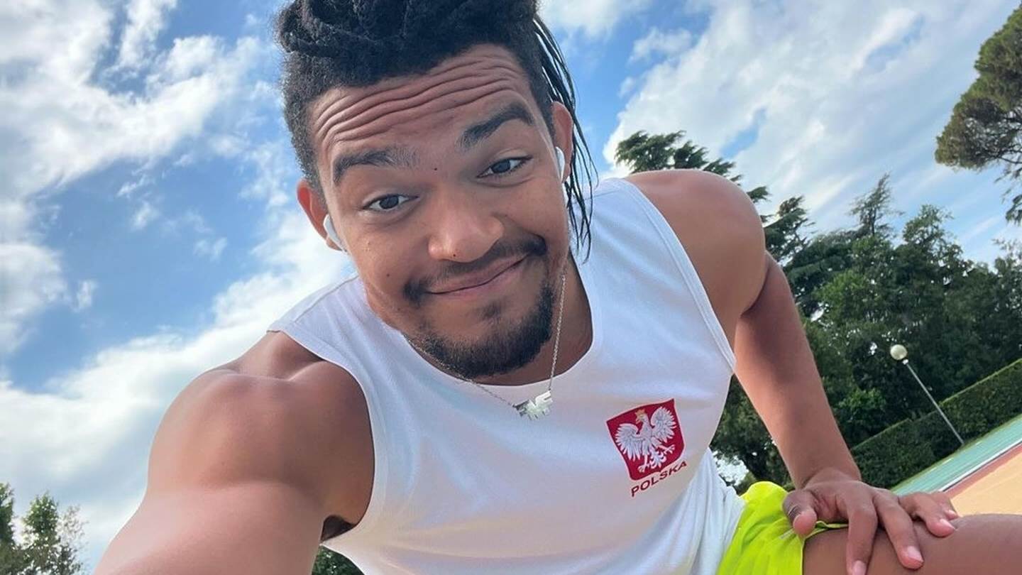 O Εμμανουήλ Καραλής αποκάλυψε τον μεγάλο του έρωτα και πολλά άλλα στο Instagram