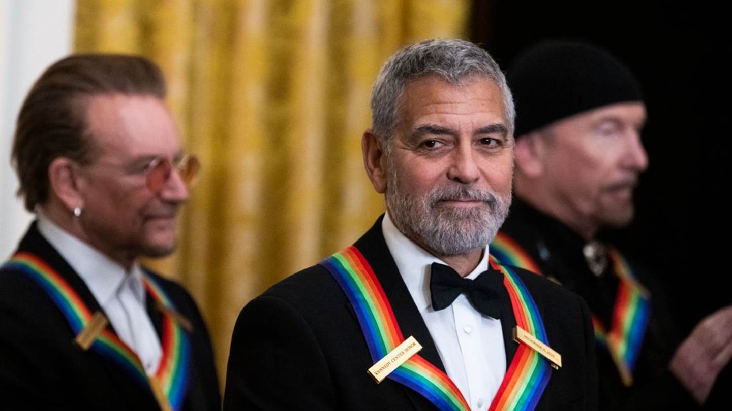 Γιατί ο George Clooney χρηματοδοτεί ένα μικρό χωριό της Γαλλίας