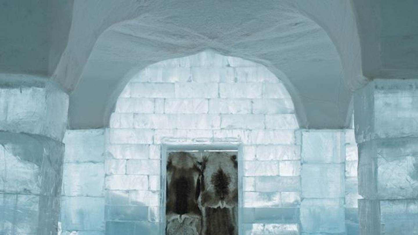 Το τέλειο ξενοδοχείο για τον καύσωνα είναι φτιαγμένο από πάγο