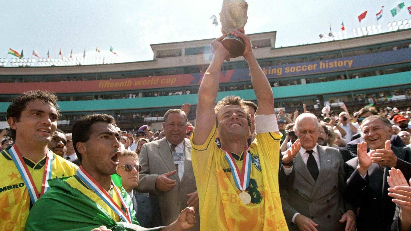 Τι να μας πουν για μπάλα τα social media;