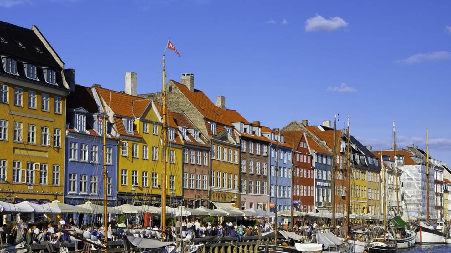 Οι 20 πιο ευτυχισμένες χώρες στον κόσμο, αν σκέφτεσαι να αλλάξεις τη ζωή σου το 2023