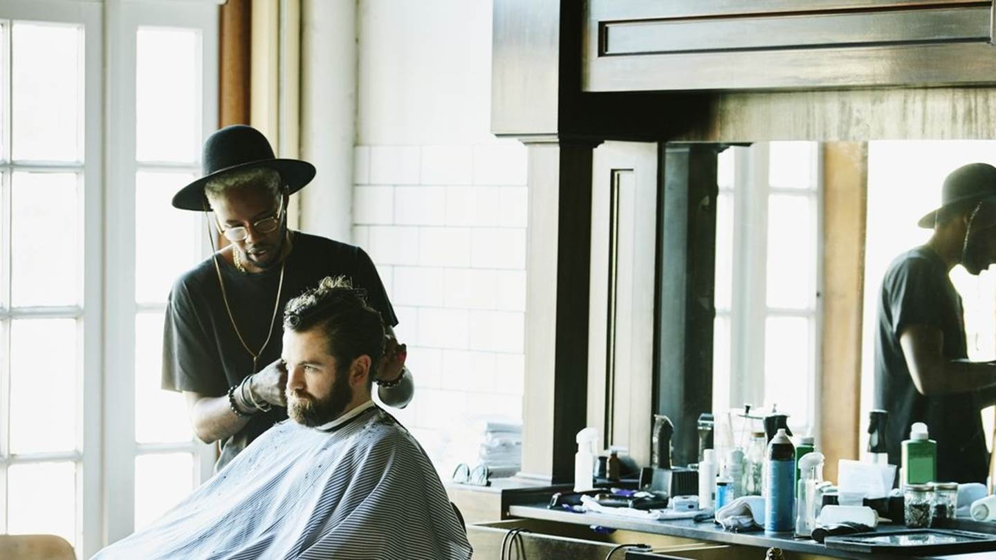 5 κουρέματα για να δείχνεις στιλάτος στο γραφείο