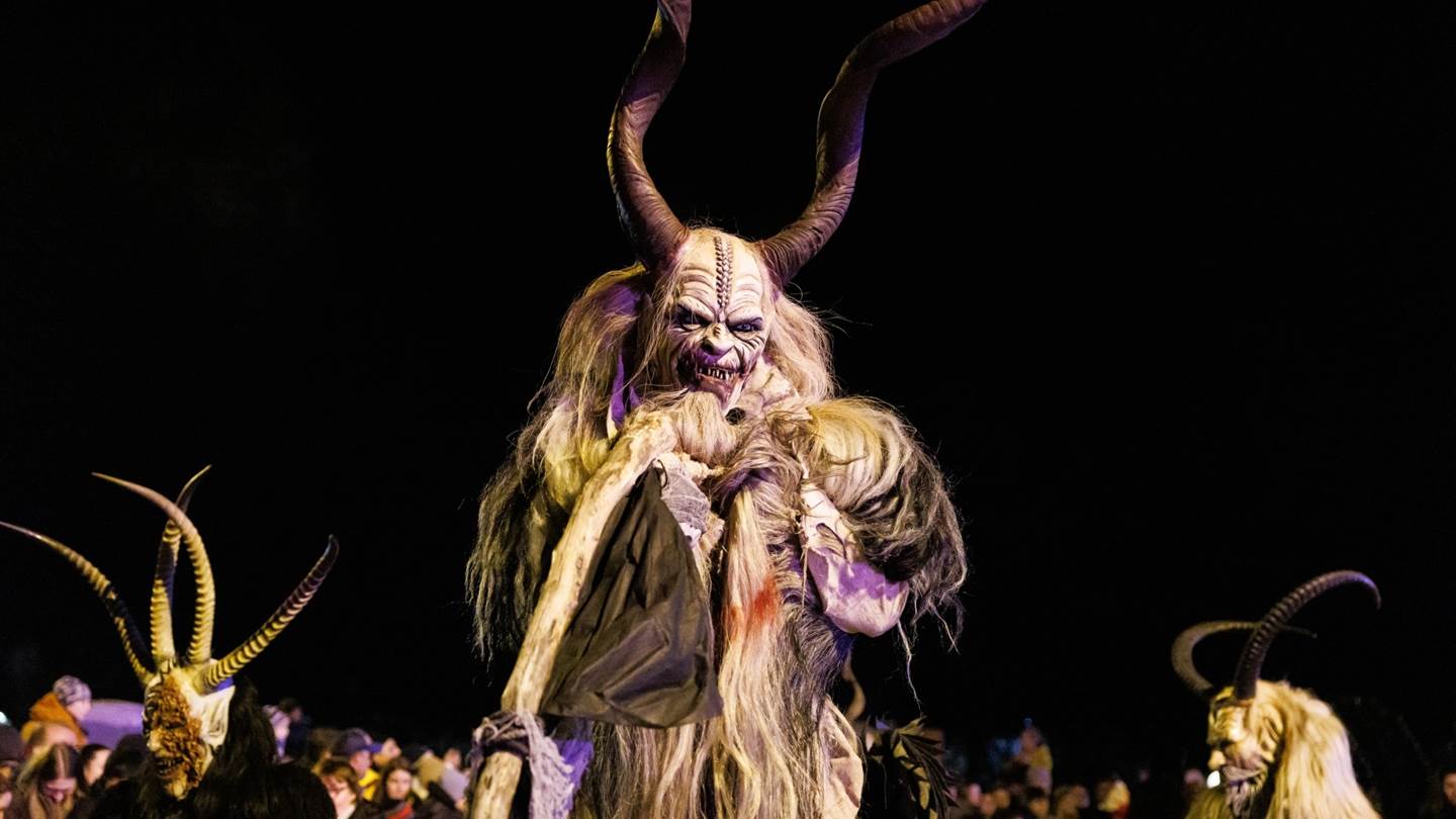 Οι πιο παράξενες χριστουγεννιάτικες παραδόσεις από όλο τον κόσμο