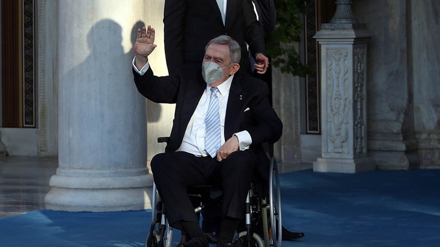 Πέθανε ο τέως βασιλιάς Κωνσταντίνος