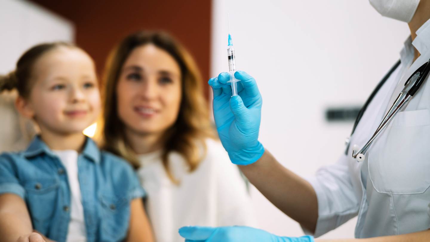 Πώς ένα εμβόλιο προστατεύει τα μέλη μιας οικογένειας