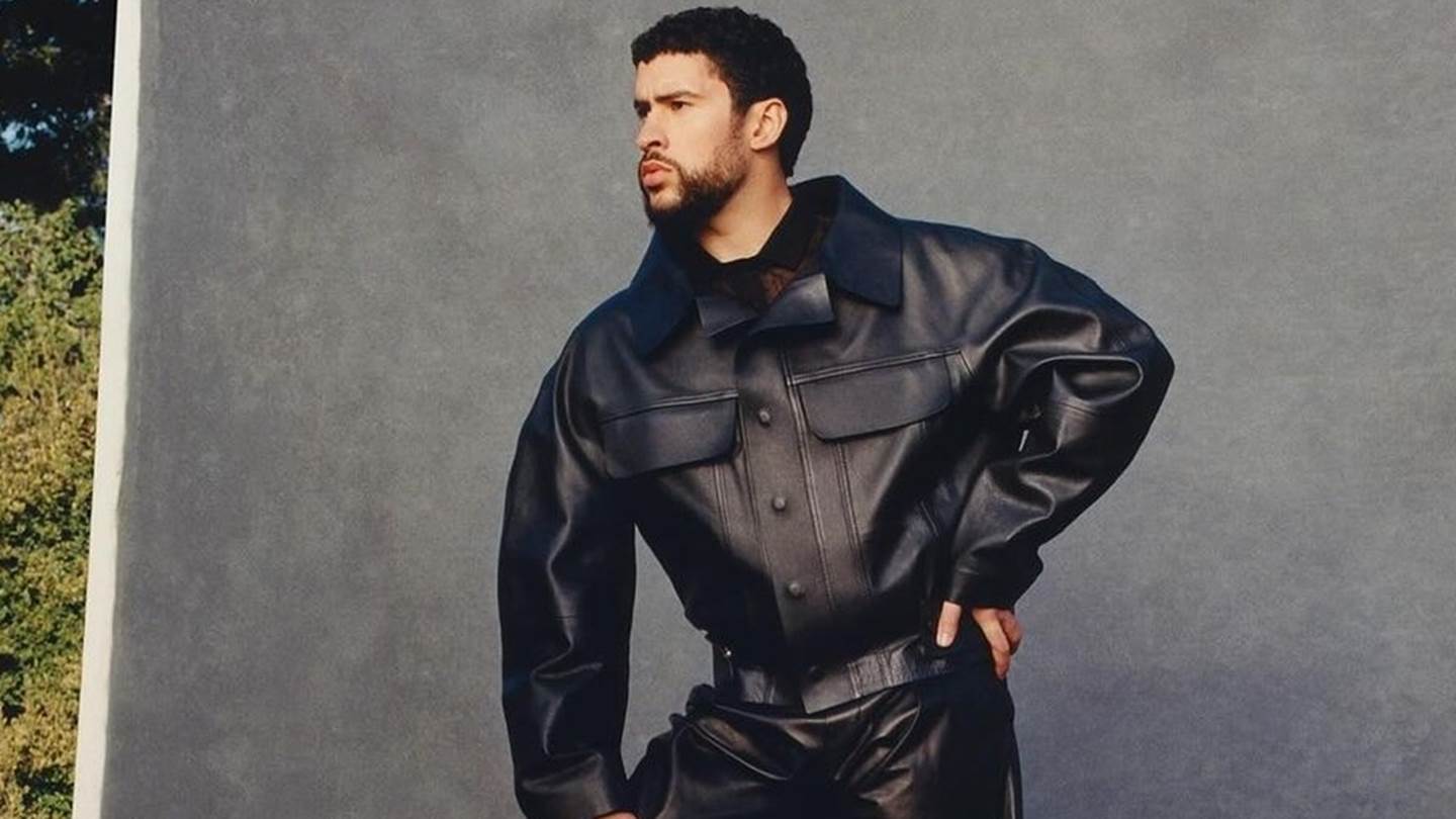 Ο Bad Bunny έγινε άγαλμα για χάρη του Jacquemus