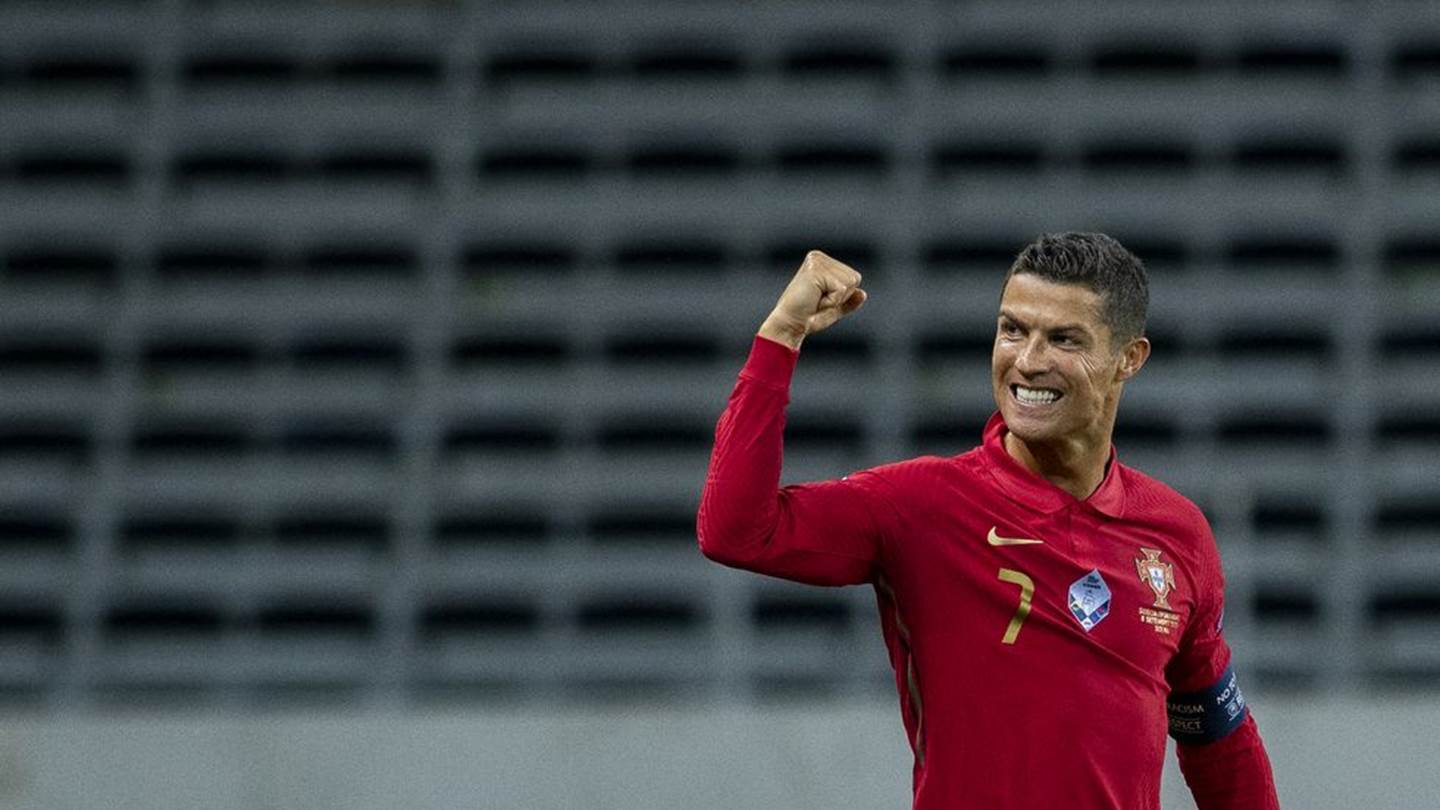 4 sneakers διάσημων ποδοσφαιριστών κυκλοφορούν online