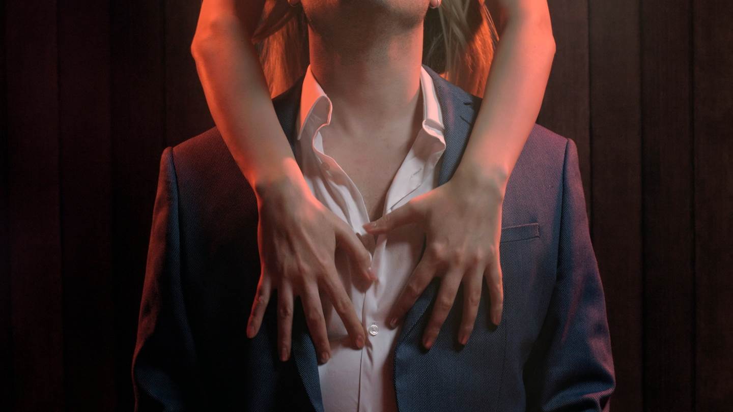 Τι ανακάλυψαν οι επιστήμονες για τις γυναίκες που μιλάνε πολύ πρόστυχα