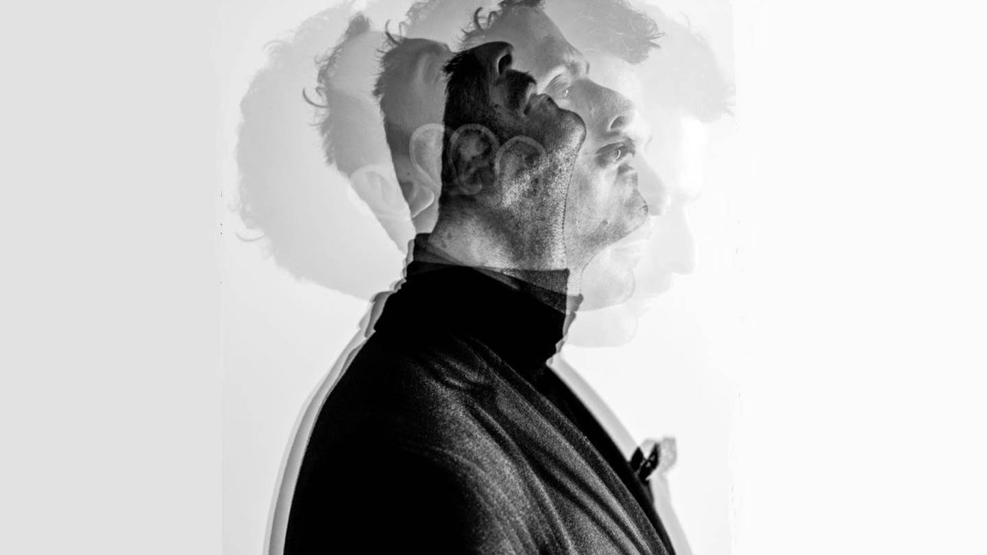 Ο Γιώργος Παπαπαύλου αποθεώνει την τρέλα και δεν φοβάται τη μοναξιά