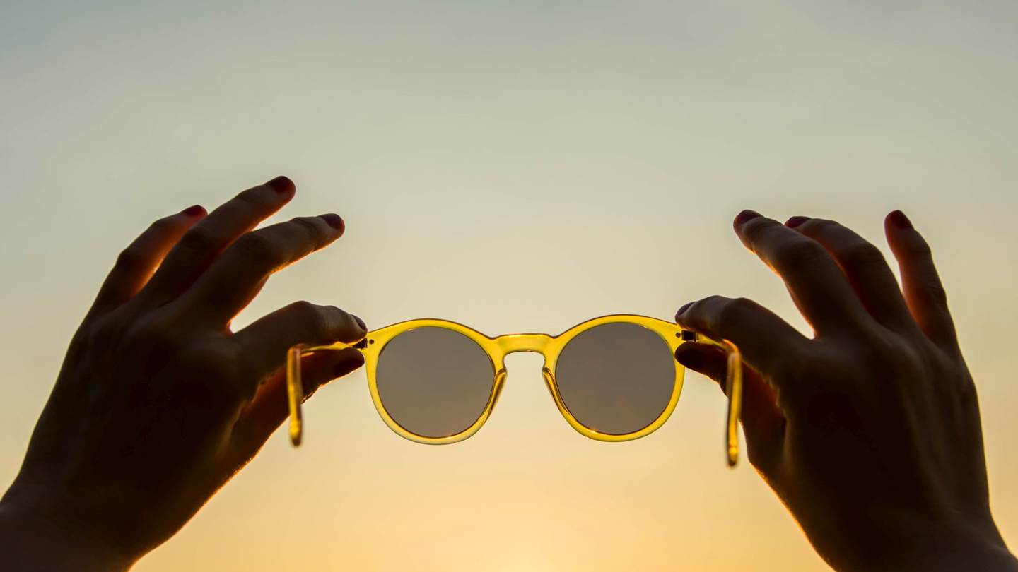 Τα θρυλικά 70s αναβιώνουν φέτος στα γυαλιά ηλίου