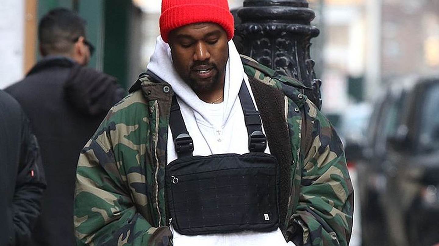 Η υπερβολή στο μεγαλείο της στις αντρικές τσάντες της φετινής σεζόν