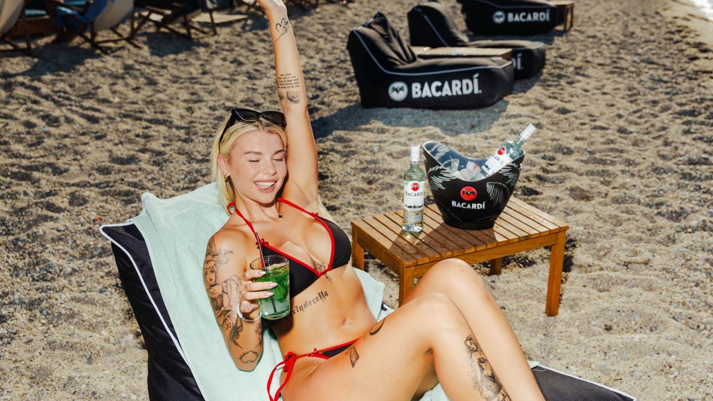 Σαν τη Χαλκιδική με Bacardi δεν έχει