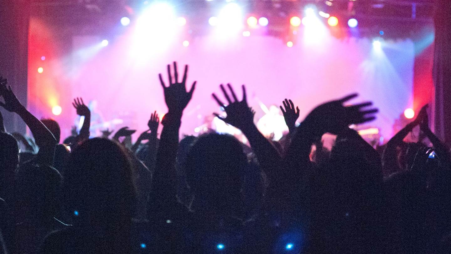 Πάνω από 30 δισ. δολ. θα χάσει η βιομηχανία συναυλιών λόγω της πανδημίας