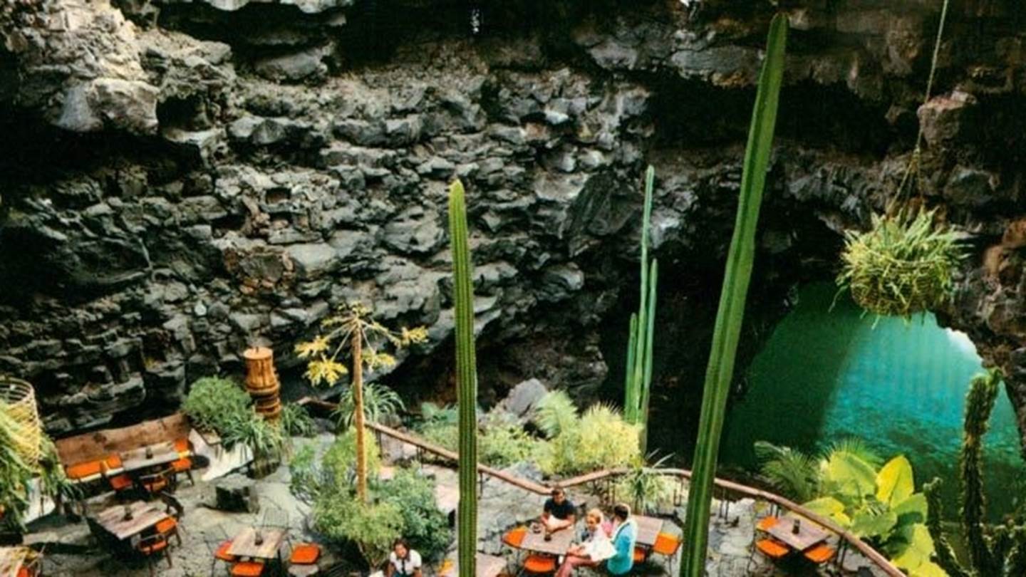 Το πιο ιδιαίτερο εστιατόριο στον κόσμο βρίσκεται μέσα σε μία σπηλιά στα Κανάρια Νησιά