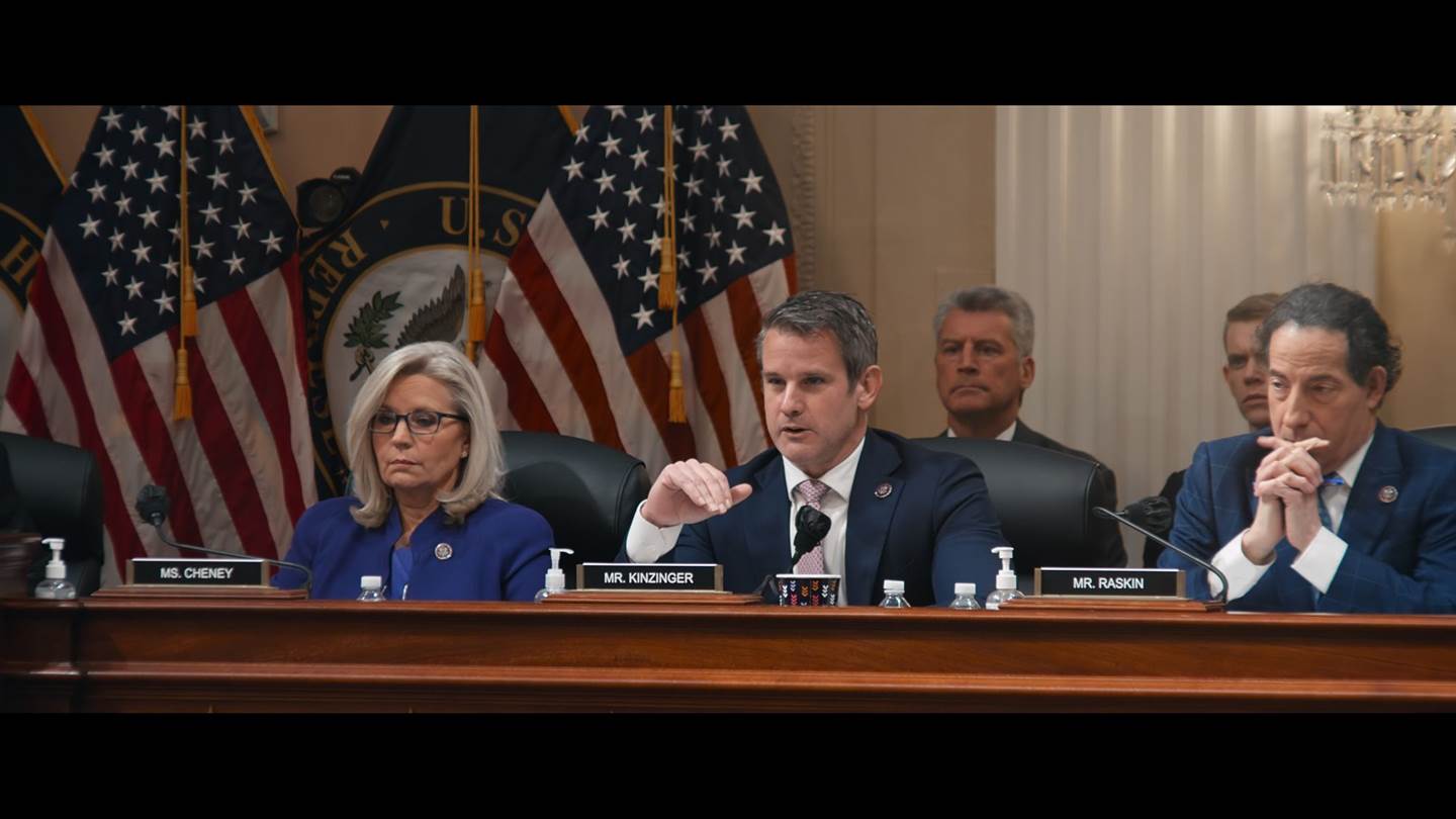 Ξέρουμε πού θα δεις το ντοκιμαντέρ για το πώς ο Donald Trump έφτασε να δικάζεται για 4 αδικήματα