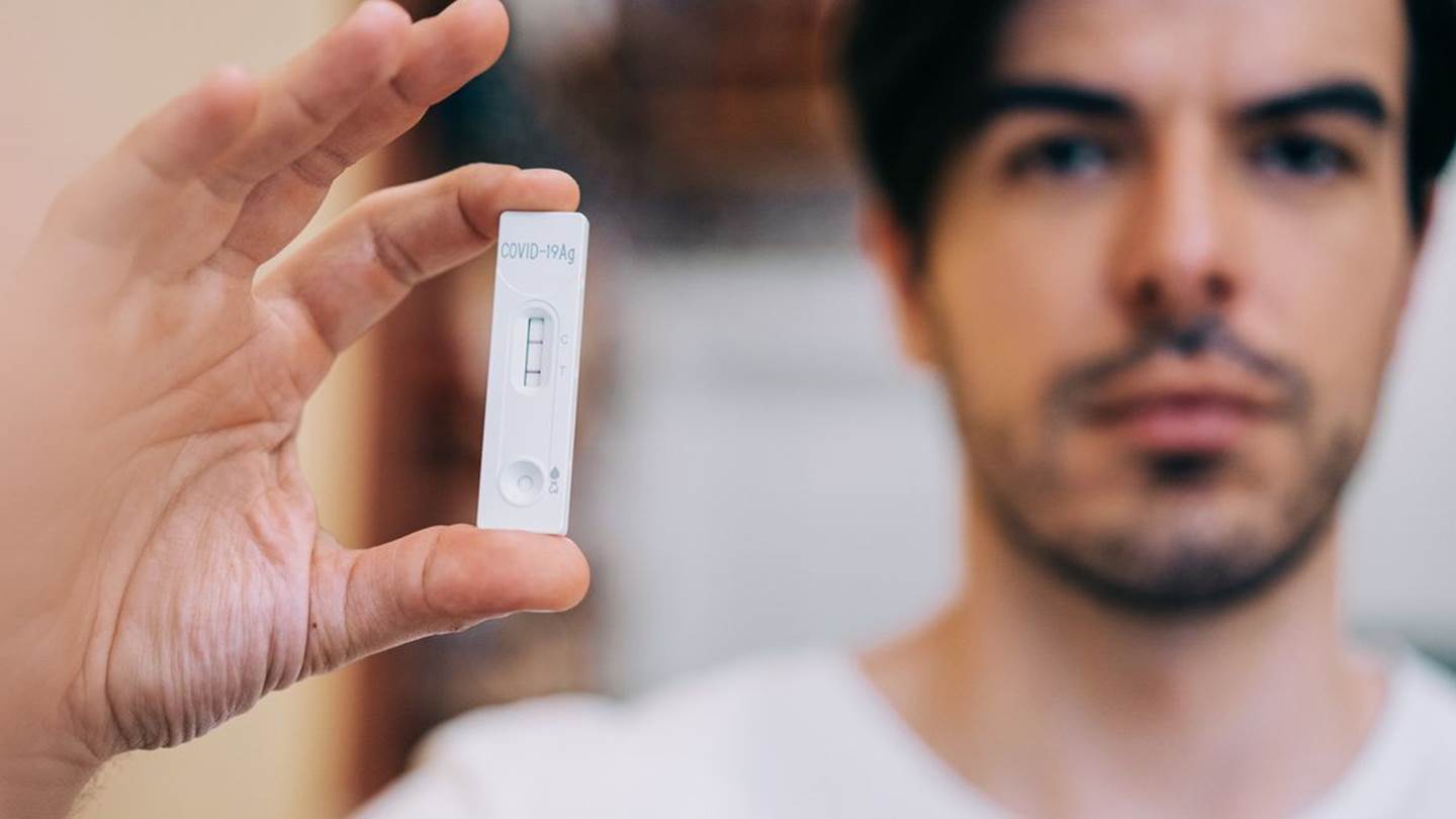 Κι αν υπάρχουν κάποιοι που δε θα κολλήσουν ποτέ κορονοϊό;