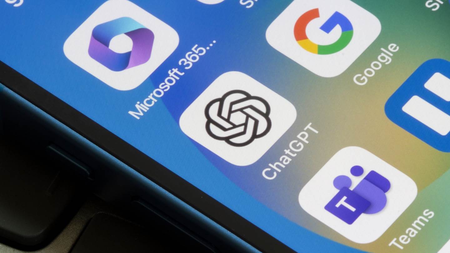 Πώς το ChatGPT απειλεί τo μονοπώλιο της Google