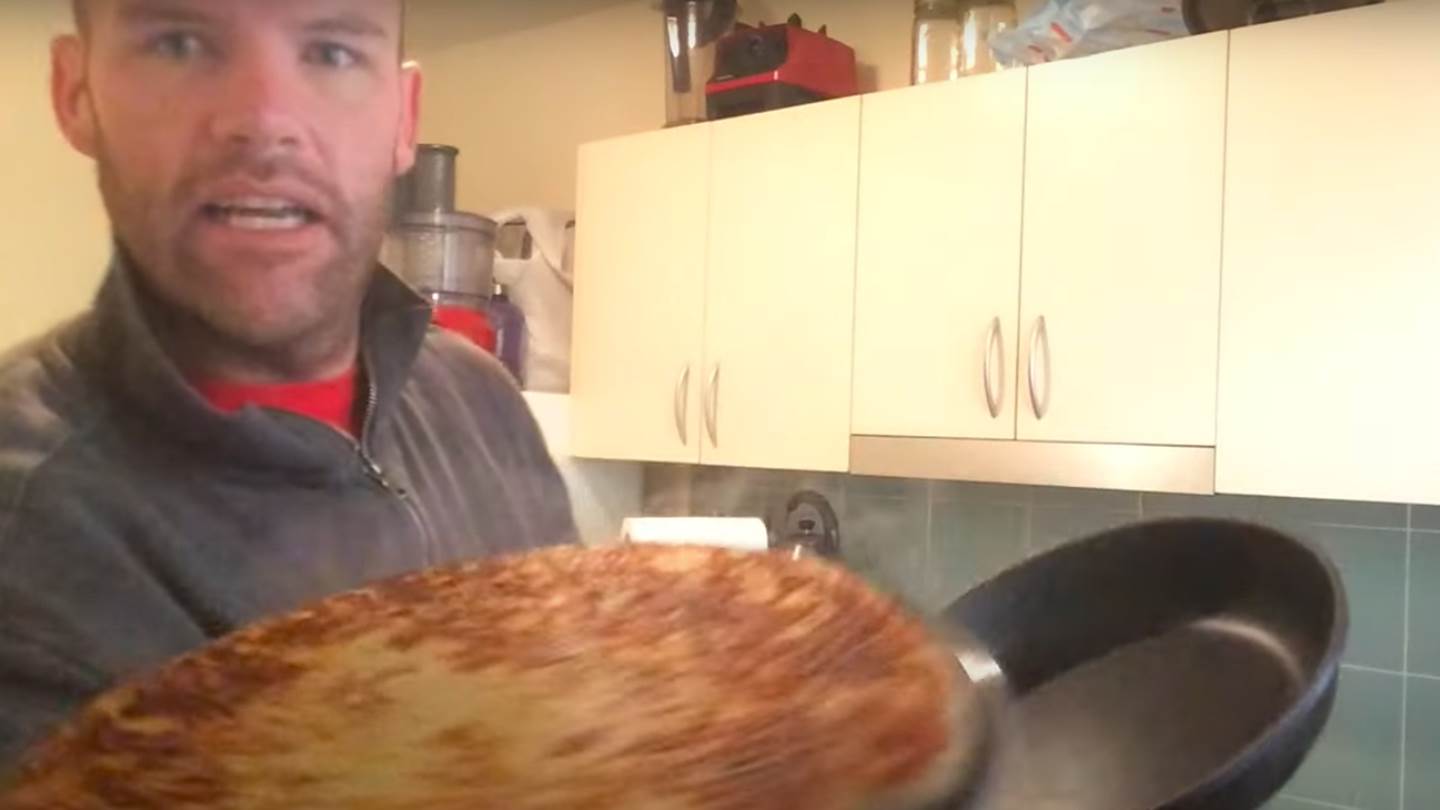 Ένας άντρας έτρωγε μόνο πατάτες για έναν χρόνο και ιδού τι του συνέβη (video)