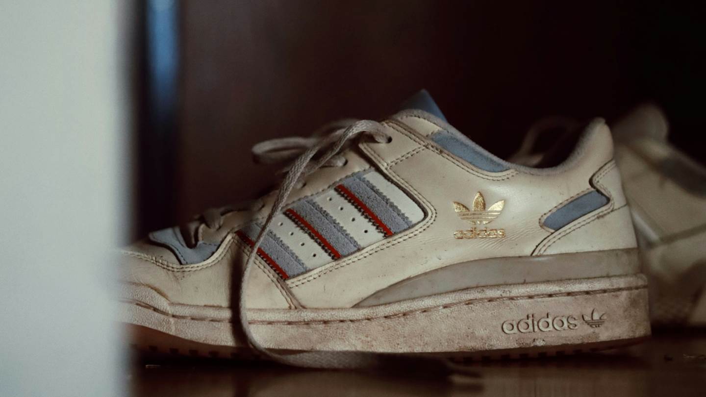 O πιο επιστημονικός τρόπος για να μην μυρίζουν τα παπούτσια σου