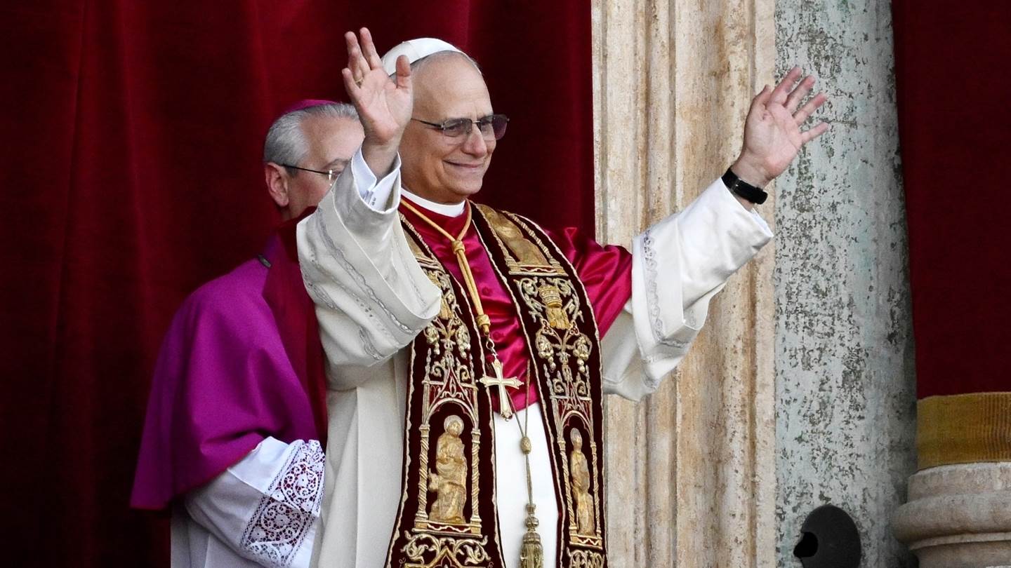 Πόσο κοστίζει το ρολόι που φοράει ο νέος Πάπας και τι συμβολίζει