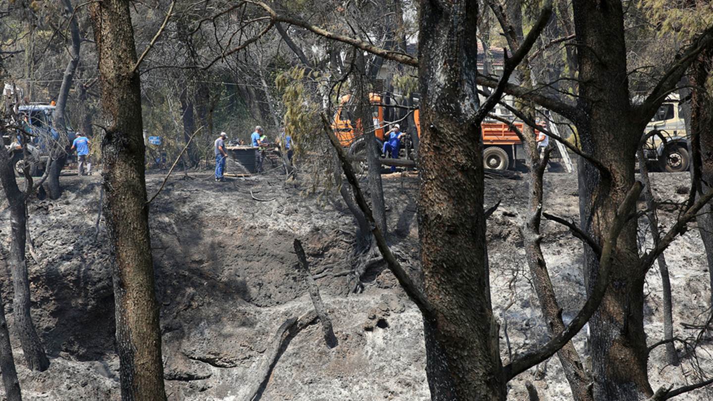 Έρευνα για τα αίτια της φωτιάς στη Βαρυμπόμπη