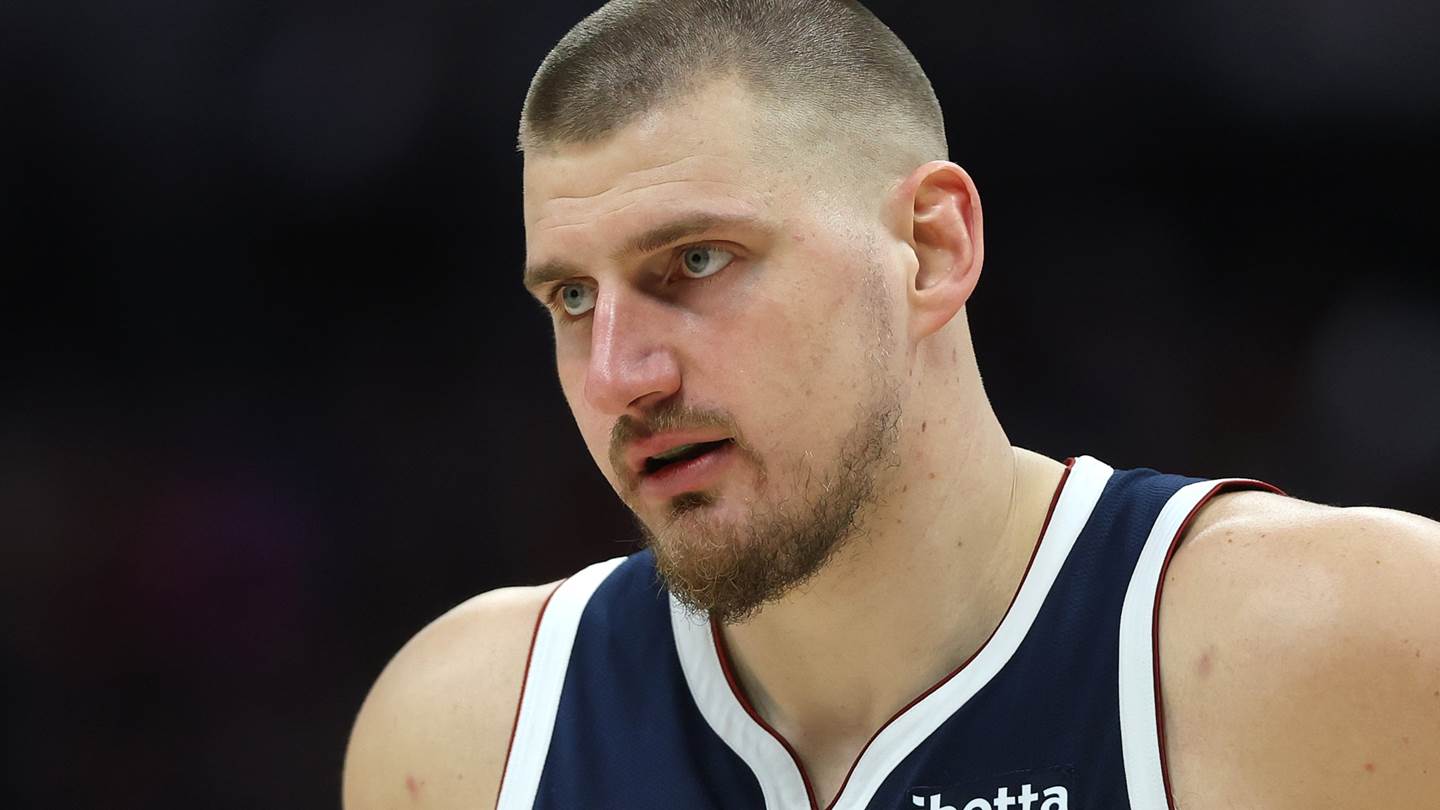 30 χρόνια Nikola Jokic: Ο Joker αφήνει ιστορία στο μπάσκετ γιατί διαφέρει (video)