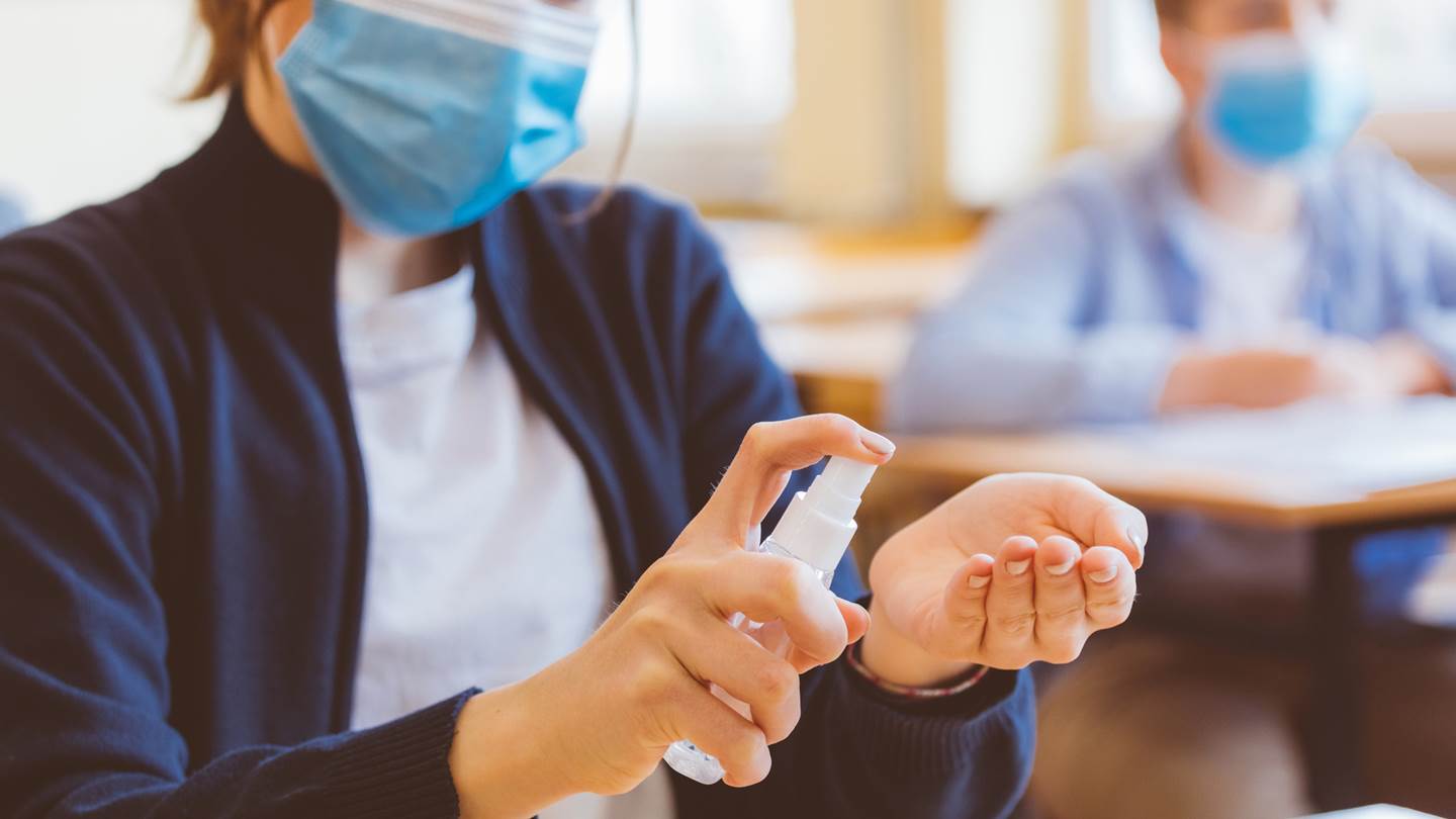 Τι πρέπει να κάνουν γονείς και καθηγητές αν εμφανιστεί κρούσμα σε σχολείο