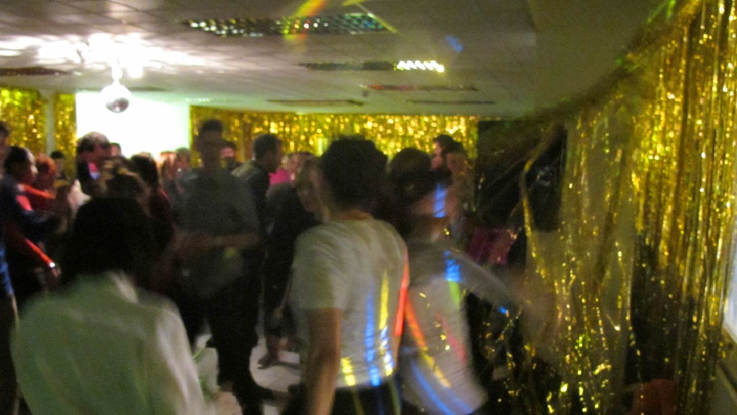 Στη Longing Disco του ΕΜΣΤ κάνεις 'παραγγελιές' ερωτικά τραγούδια