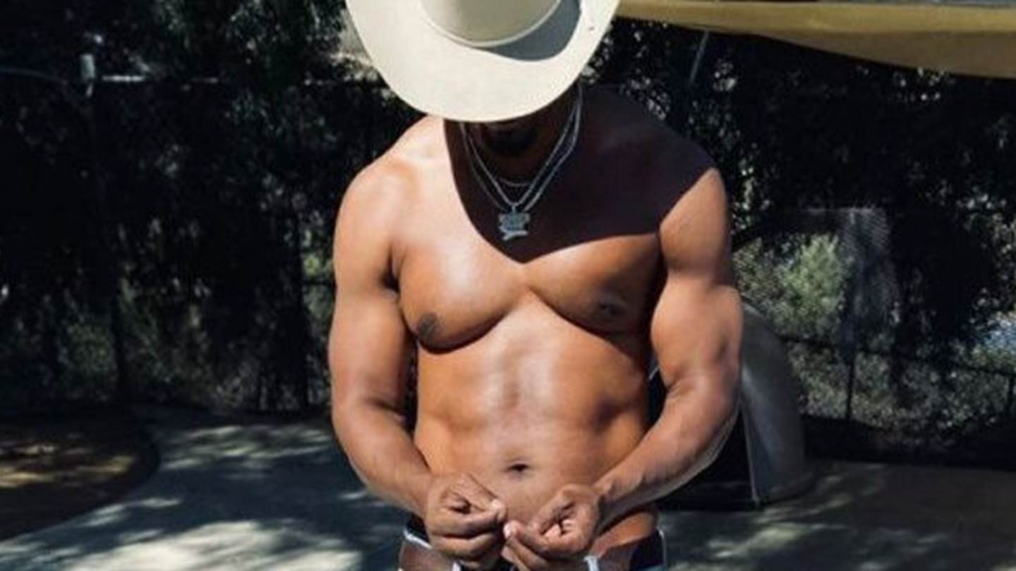 Ο Jamie Foxx μεταμορφώνεται σε Mike Tyson