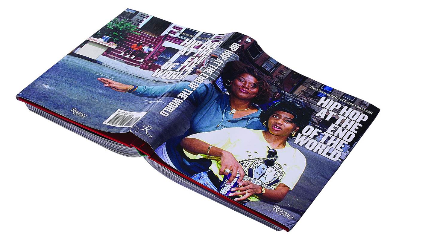 6 μουσικά coffee table books για το σαλόνι σου