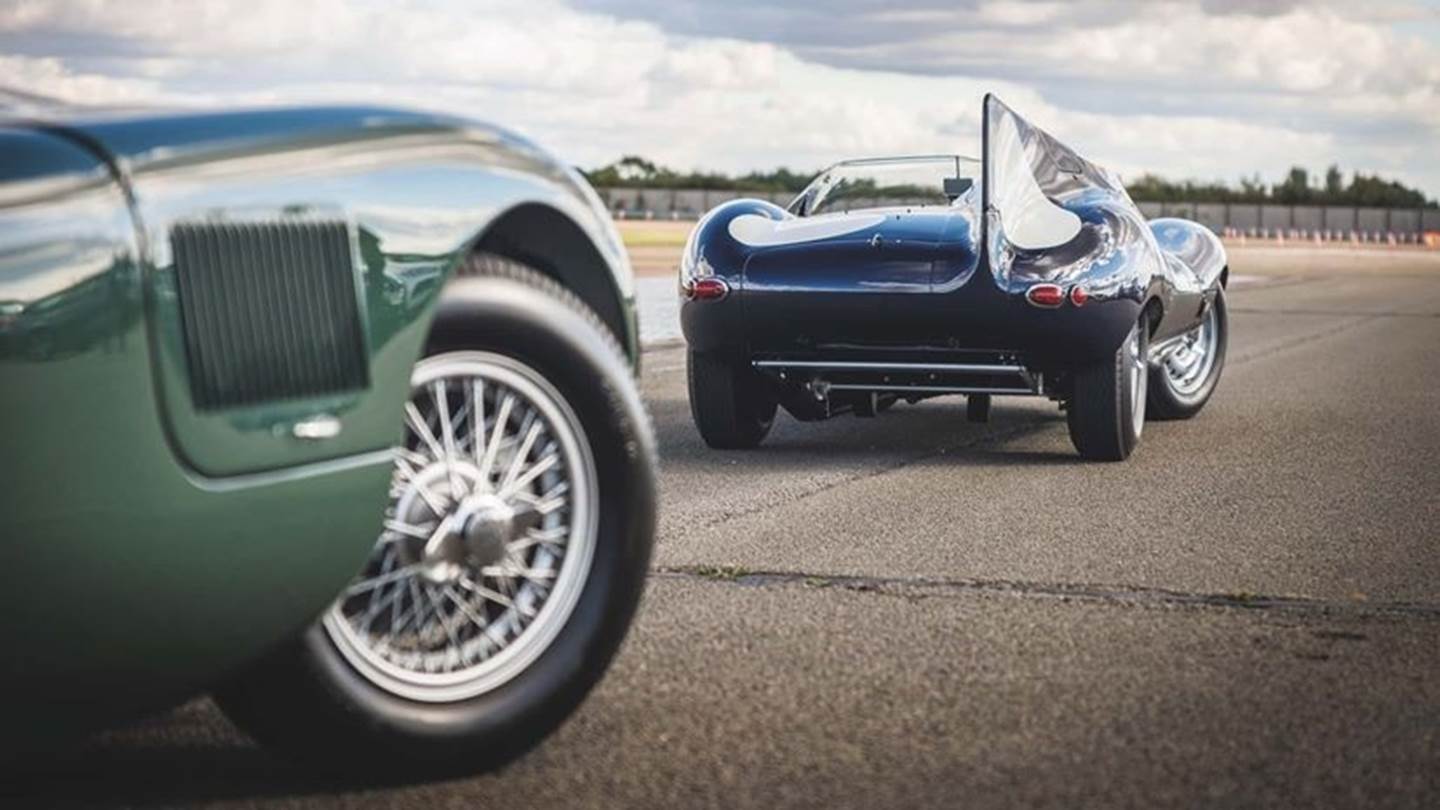 Δύο κλασικές Jaguar ξαναγεννήθηκαν για το Monterey