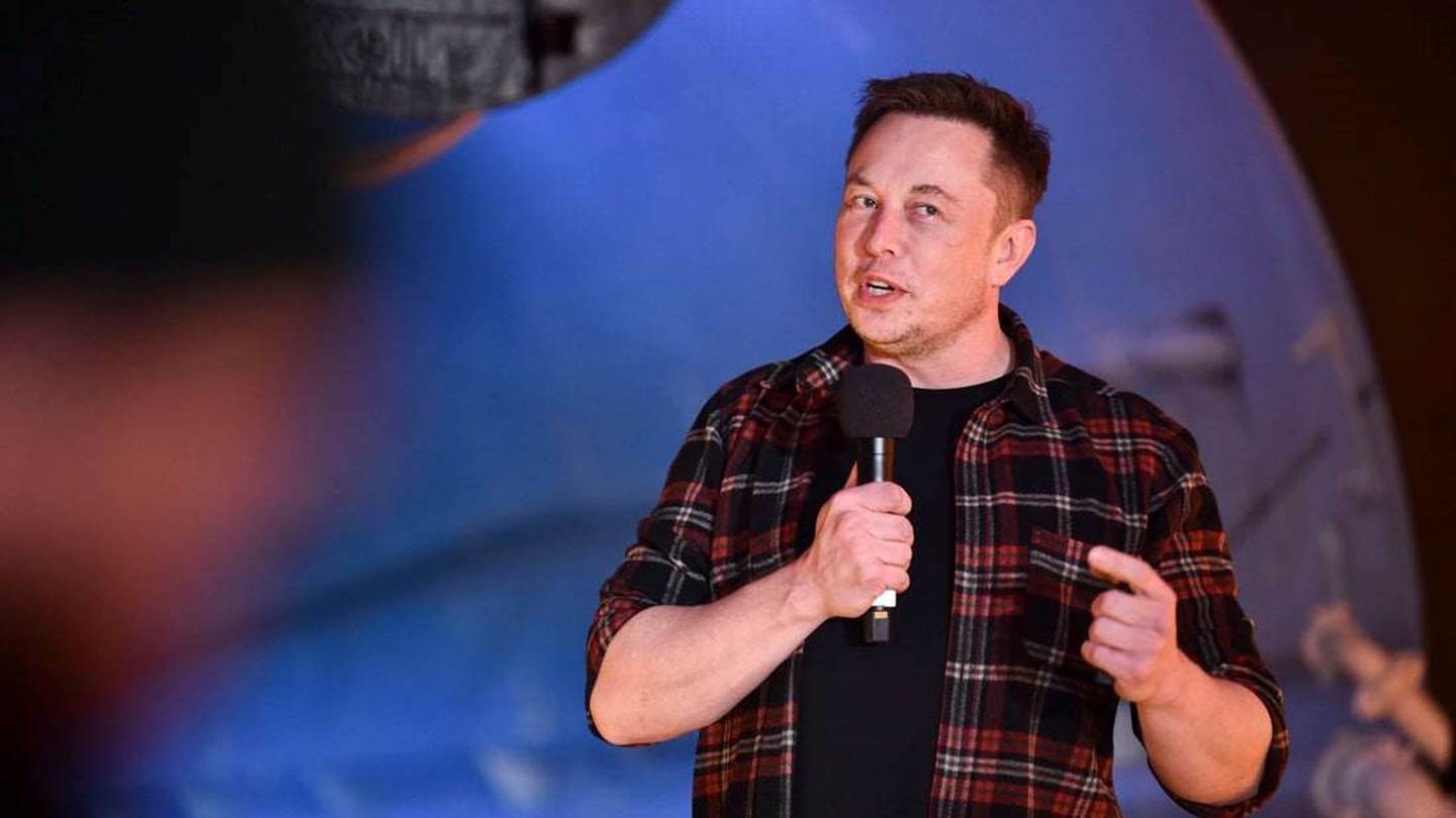 Πόσο θα κοστίσει στον Elon Musk η πώληση του 10% της Tesla