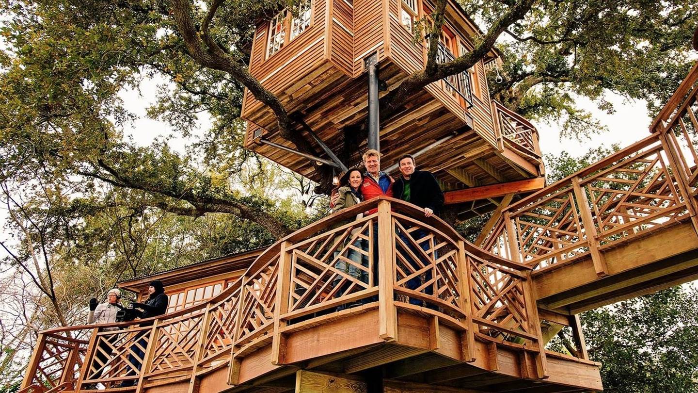 Μέσα στο δεντρόσπιτο 344.000 ευρώ ενός δισεκατομμυριούχου