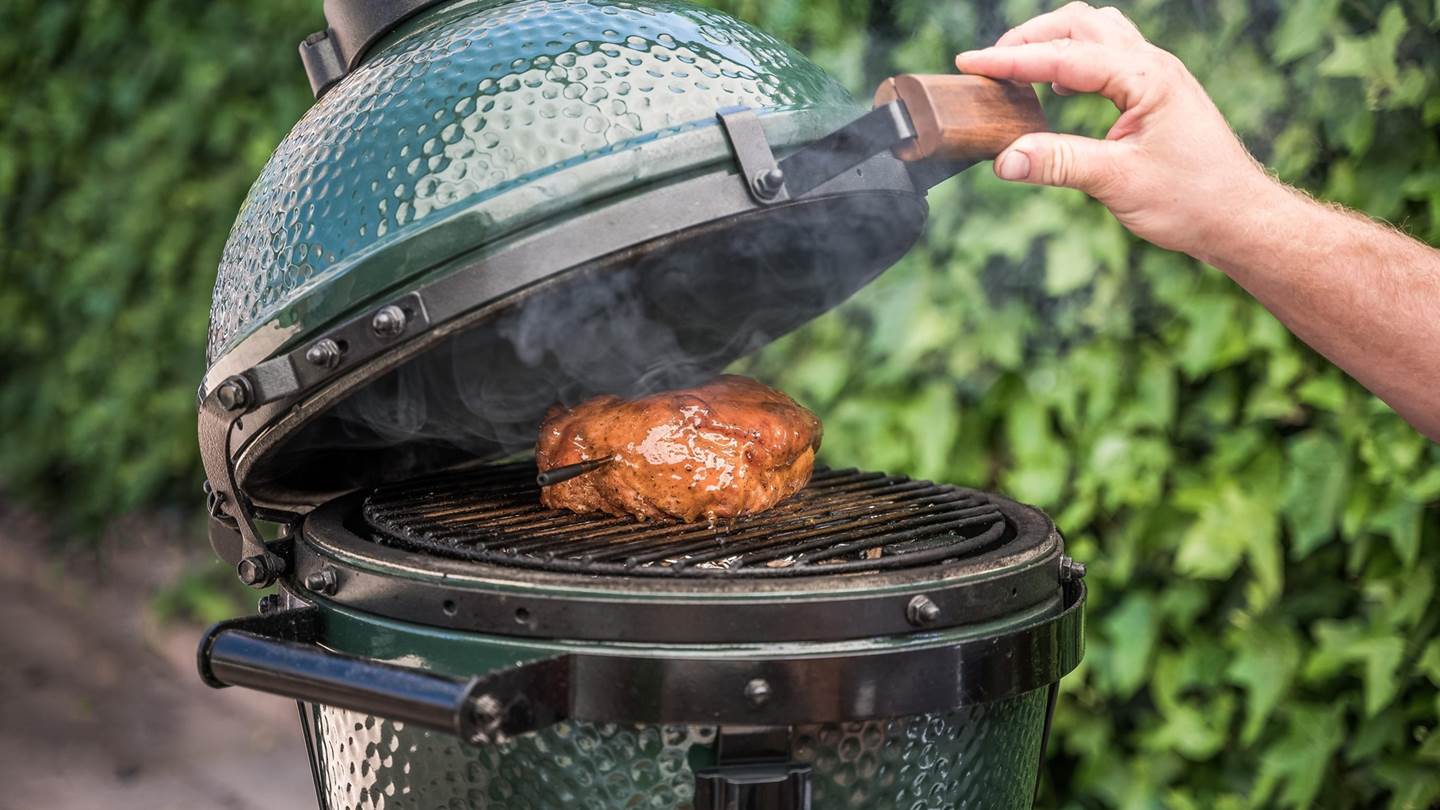 Αργό ψήσιμο, κάπνισμα και όλες οι νέες τάσεις για να γίνεις μάστερ στο barbeque