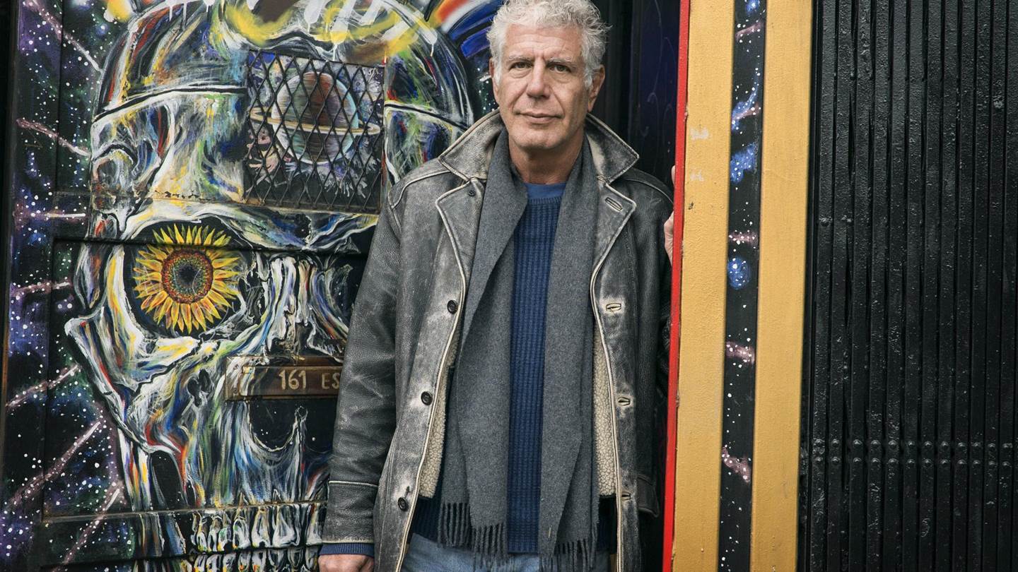Το φινάλε του Parts Unknown και το γοητευτικά σκοτεινό παρελθόν του Anthony Bourdain