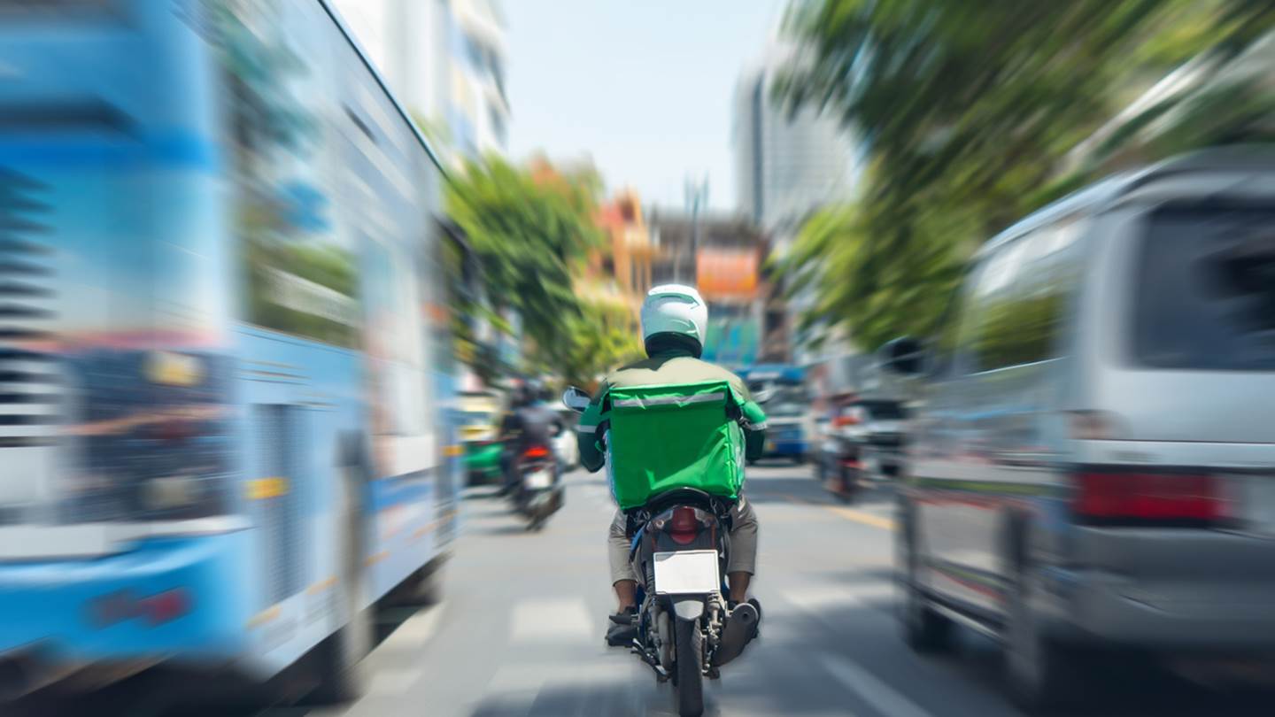 Πόσα χρήματα πληρώνει η εστίαση στις πλατφόρμες delivery