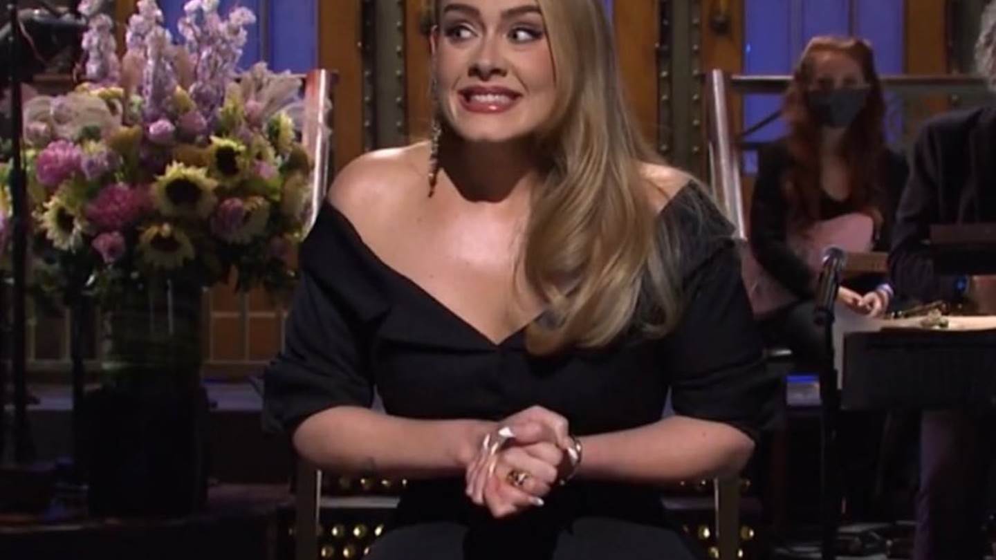 Η Adele αναδείχθηκε γυναίκα καλλιτέχνης του αιώνα