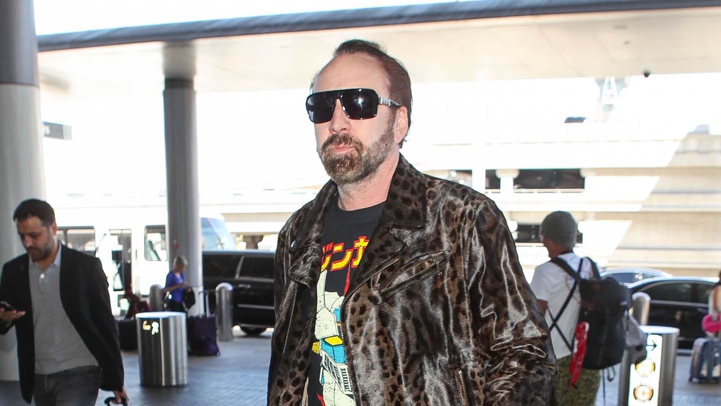 Κάτι ύποπτο συμβαίνει στη γκαρνταρόμπα του Nicolas Cage