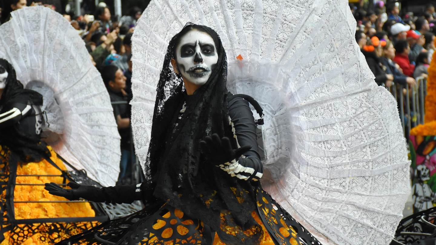 Φωτογραφίες από τη φετινή Día de Los Muertos στην Πόλη του Μεξικού